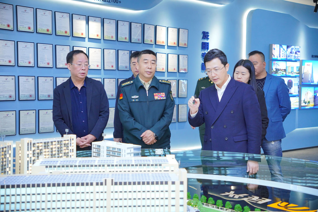 东莞市委常委张彬一行莅临尊时凯龙走访调研，，，，，问需问计助企业生长